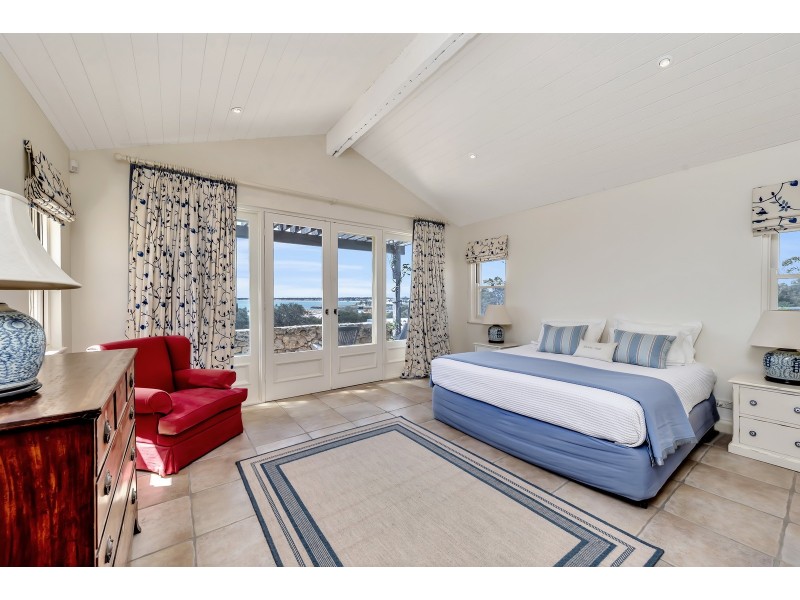 3 Halls Head Parade, Halls Head WA 6210