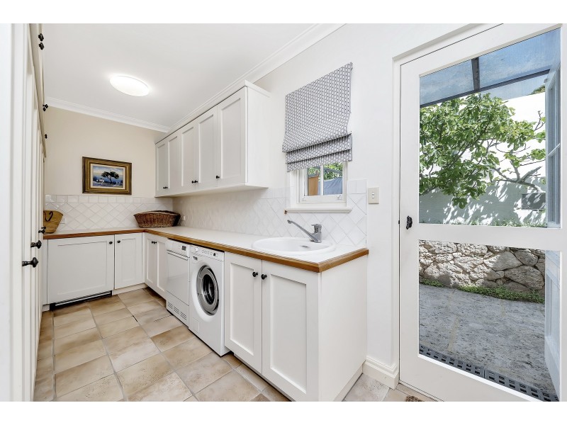 3 Halls Head Parade, Halls Head WA 6210