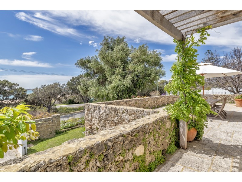 3 Halls Head Parade, Halls Head WA 6210