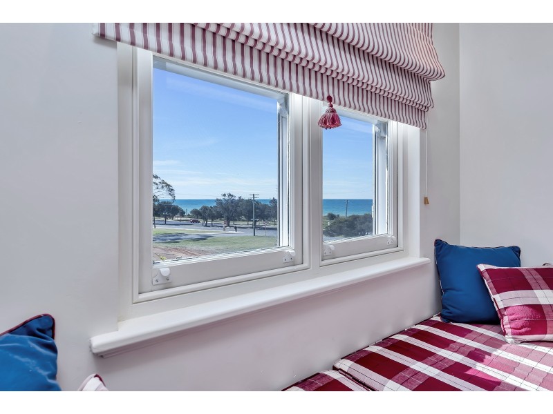 3 Halls Head Parade, Halls Head WA 6210