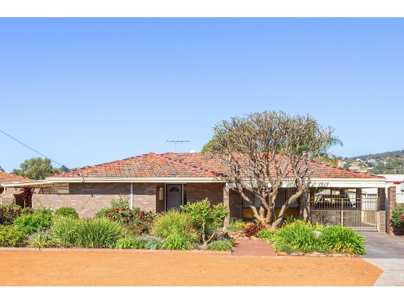 28 Travers Way, Swan View WA 6056