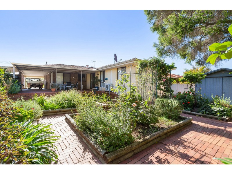 28 Travers Way, Swan View WA 6056