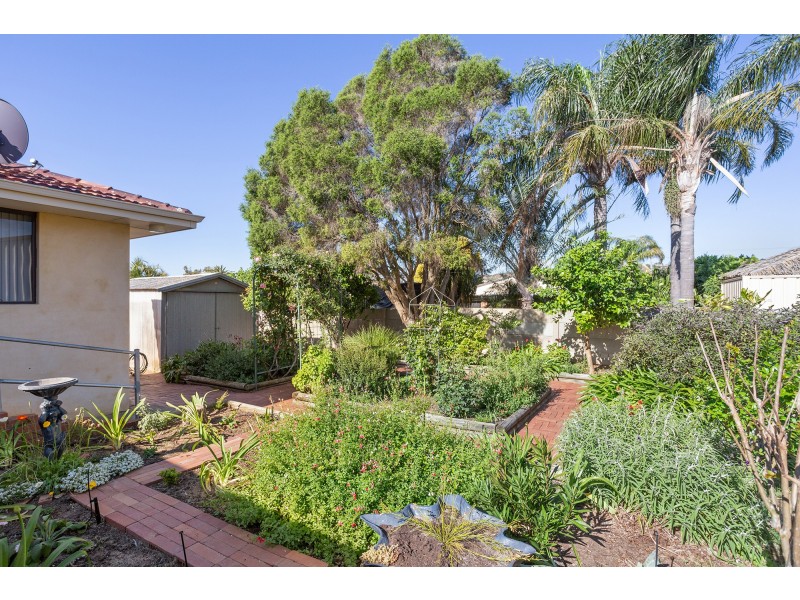 28 Travers Way, Swan View WA 6056