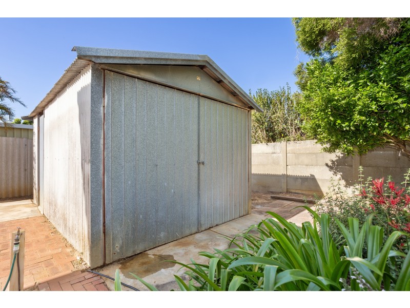 28 Travers Way, Swan View WA 6056