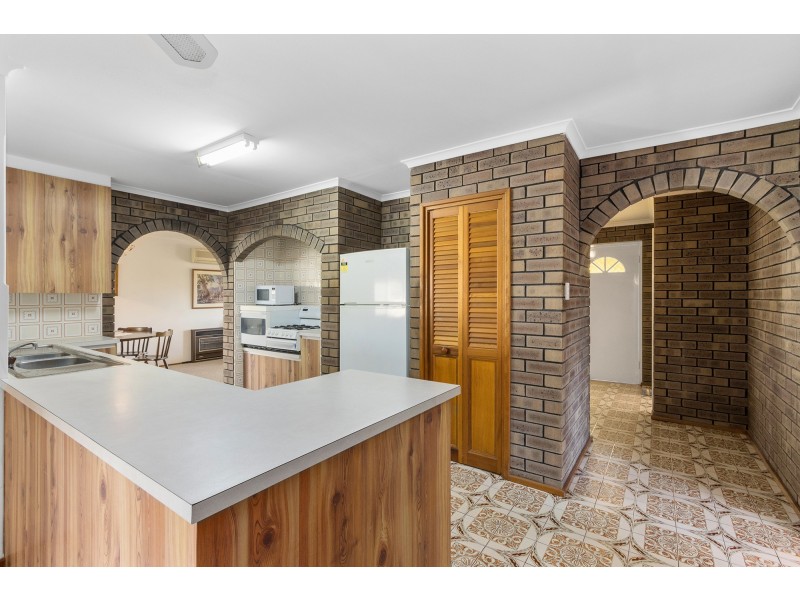 28 Travers Way, Swan View WA 6056