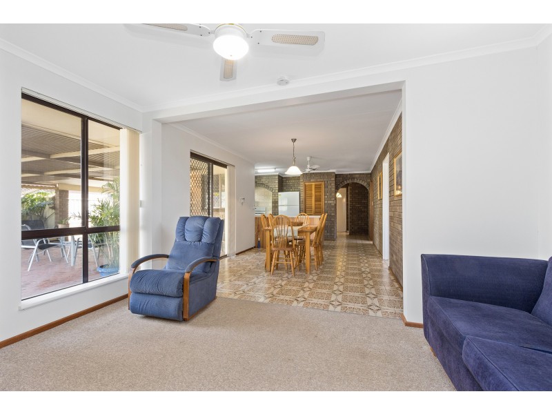 28 Travers Way, Swan View WA 6056