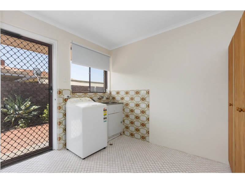 28 Travers Way, Swan View WA 6056