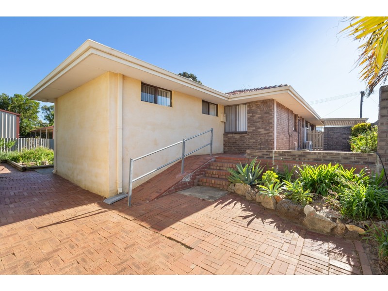 28 Travers Way, Swan View WA 6056