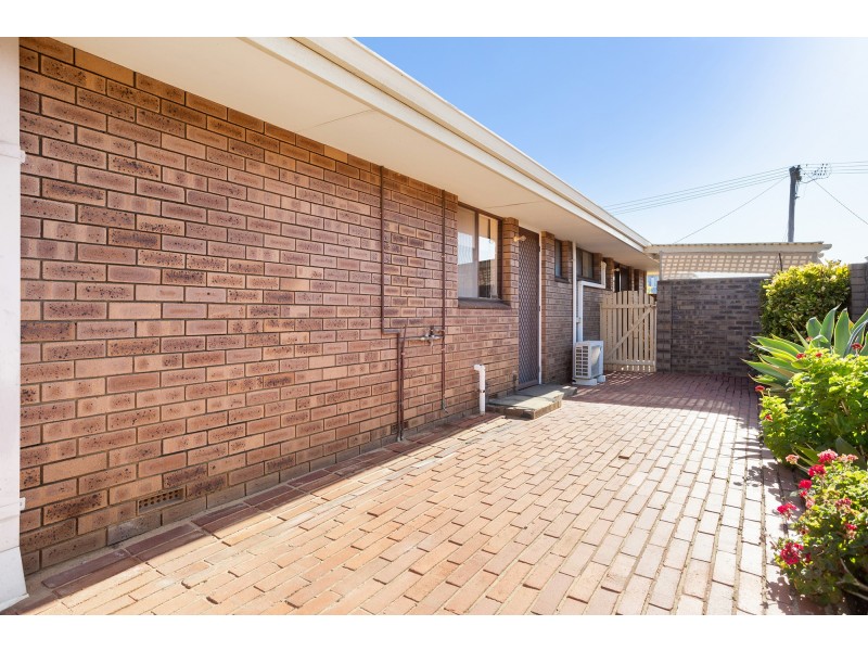 28 Travers Way, Swan View WA 6056