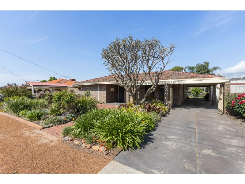 28 Travers Way, Swan View WA 6056