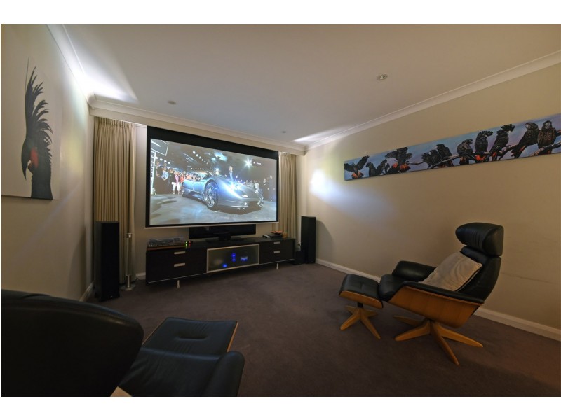 32 Broadbeach Boulevard, Hillarys WA 6025