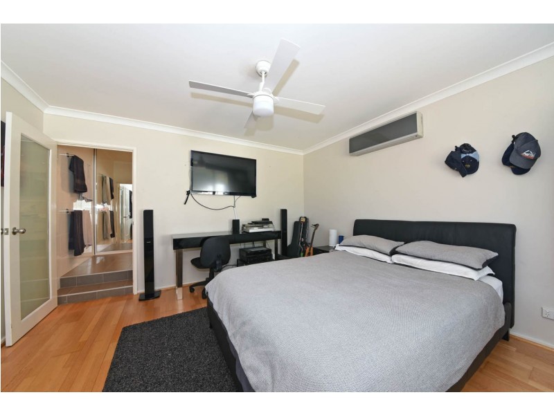 32 Broadbeach Boulevard, Hillarys WA 6025