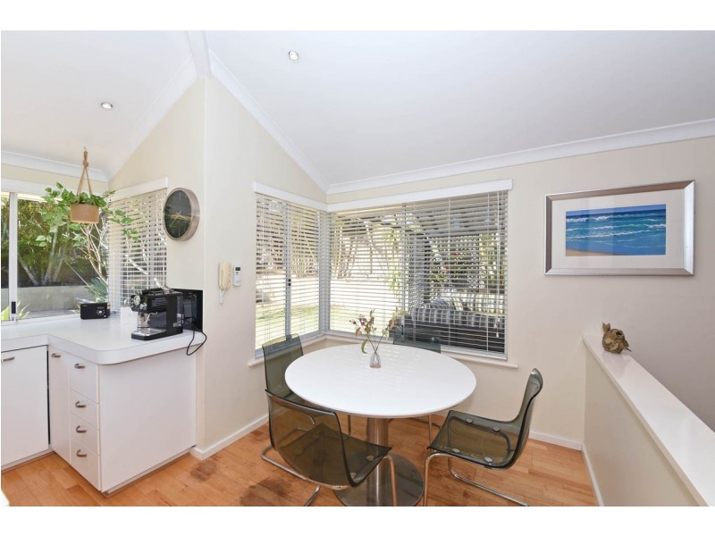 32 Broadbeach Boulevard, Hillarys WA 6025