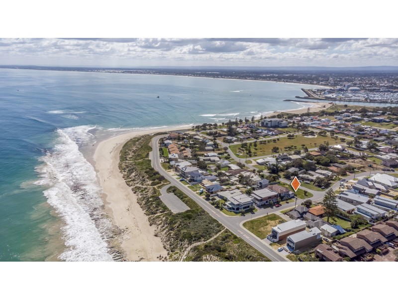 26 Sharland Street, Halls Head WA 6210