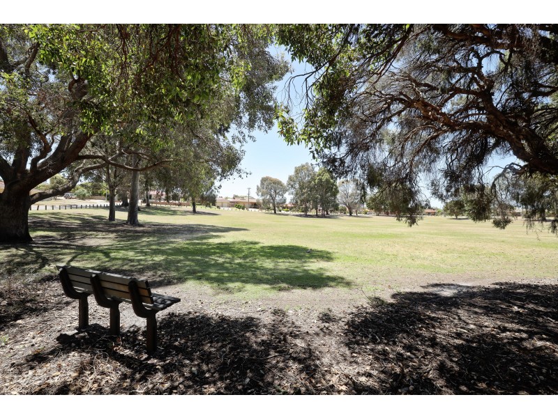 27 Pentecost Avenue, Beechboro WA 6063