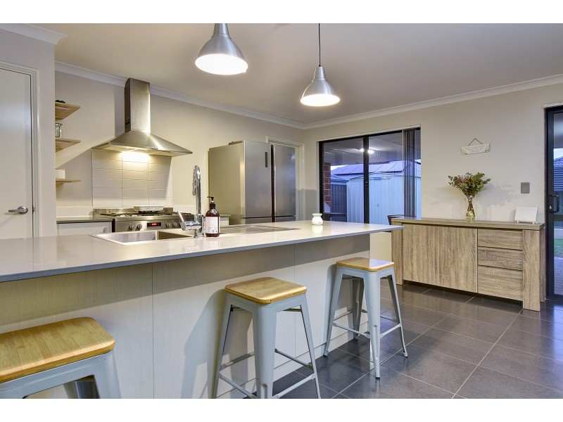 14 Dragonfly Road, Banksia Grove WA 6031