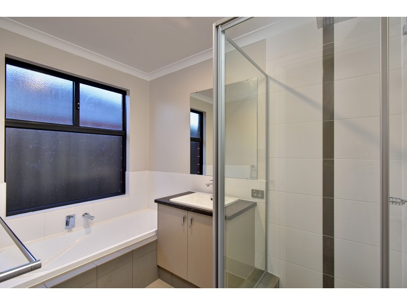 14 Dragonfly Road, Banksia Grove WA 6031