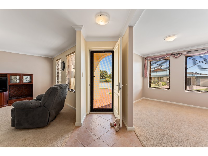 15 Tama Way, Pearsall WA 6065