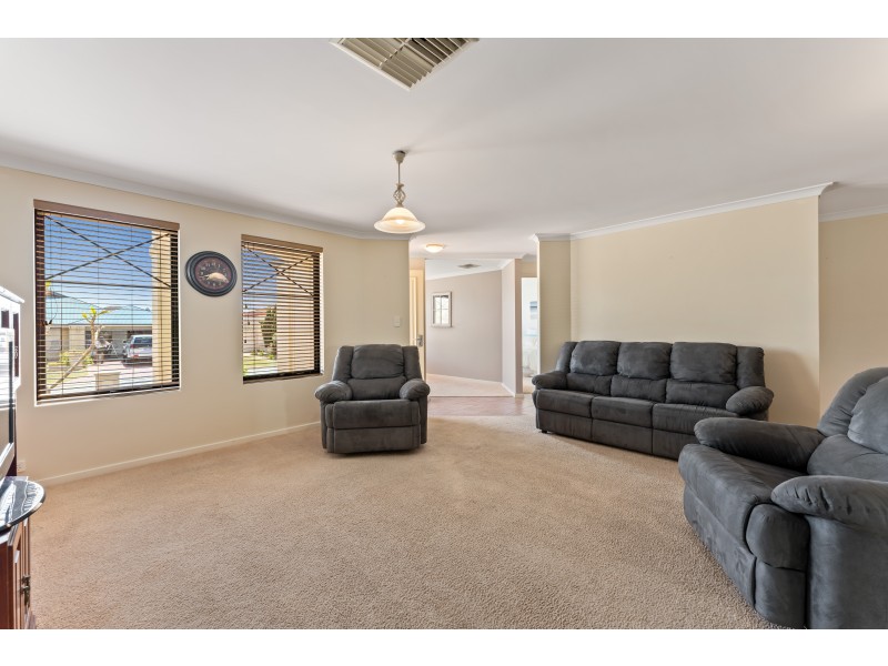 15 Tama Way, Pearsall WA 6065