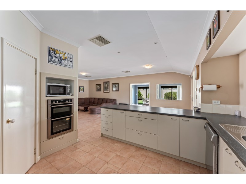 15 Tama Way, Pearsall WA 6065