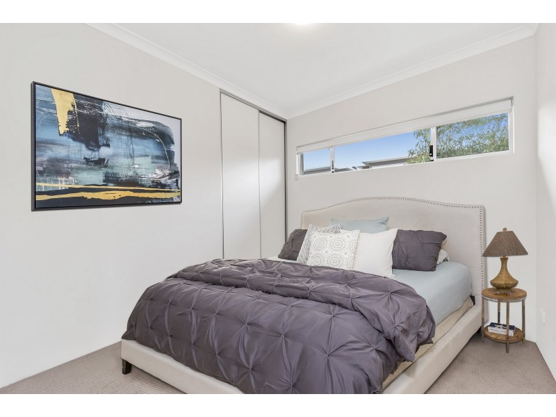 1/22 Bushlark Turn, Erskine WA 6210