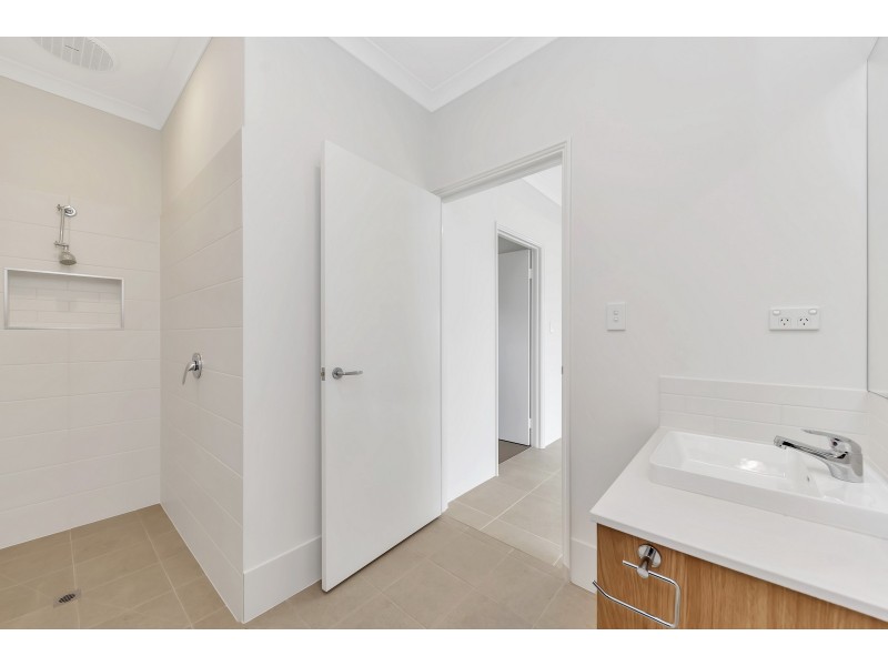 1/22 Bushlark Turn, Erskine WA 6210