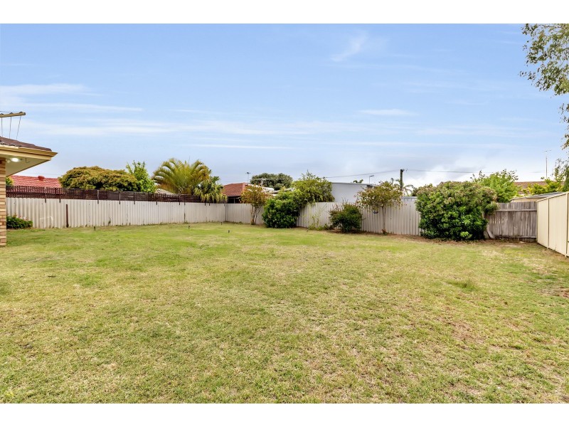 12 Erindoon Way, Waikiki WA 6169