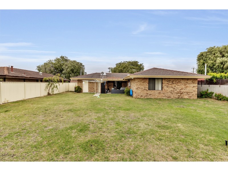 12 Erindoon Way, Waikiki WA 6169