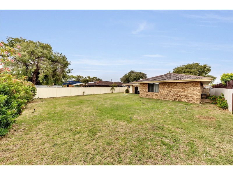 12 Erindoon Way, Waikiki WA 6169