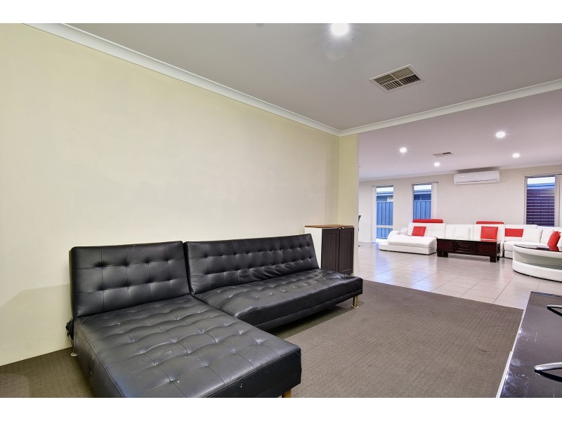 114 Boomerang Loop, Banksia Grove WA 6031