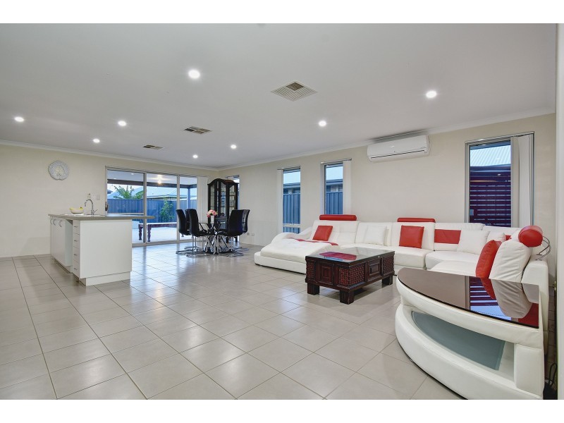 114 Boomerang Loop, Banksia Grove WA 6031