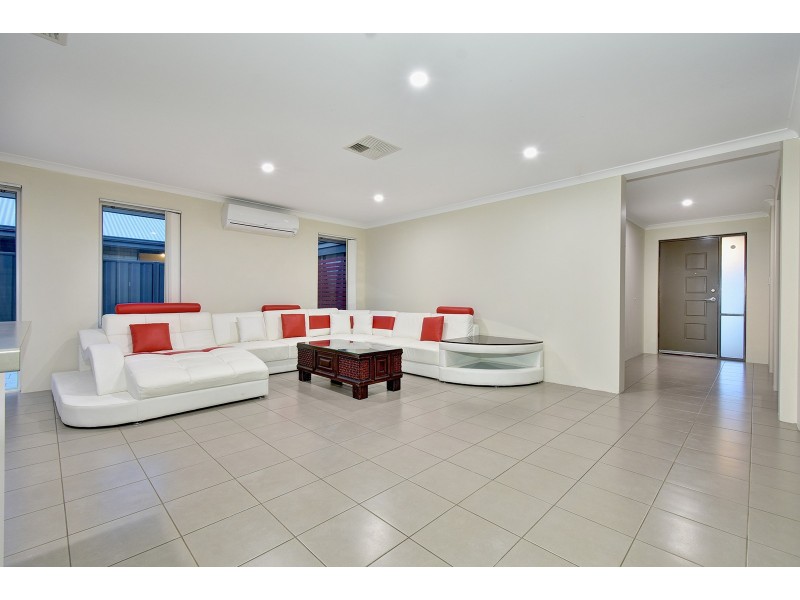 114 Boomerang Loop, Banksia Grove WA 6031