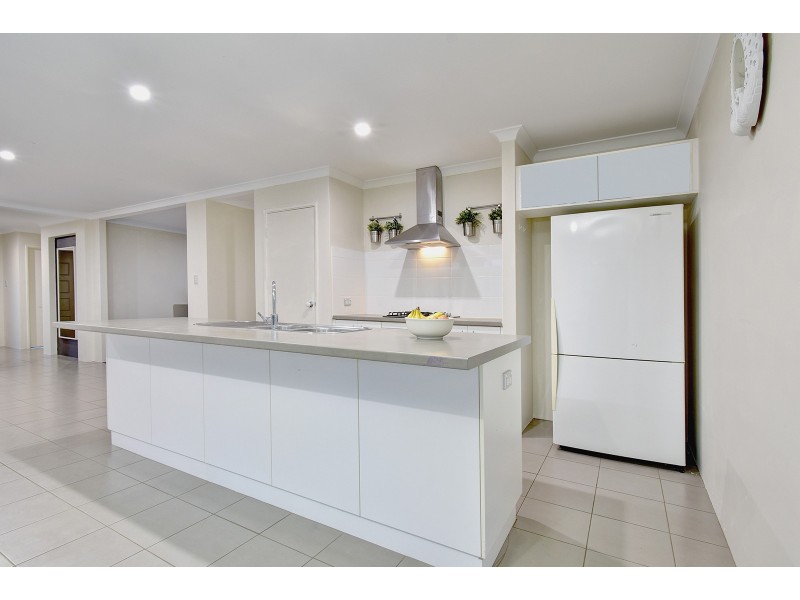 114 Boomerang Loop, Banksia Grove WA 6031