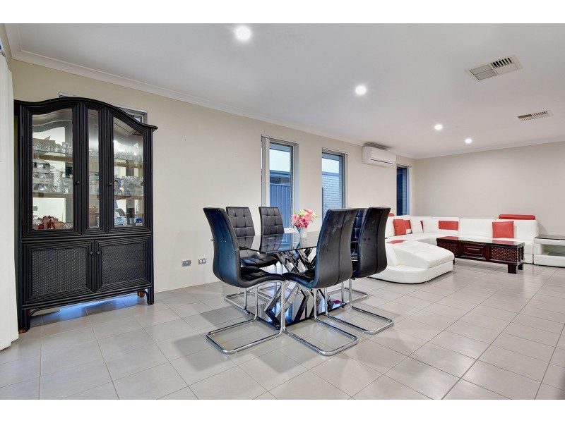 114 Boomerang Loop, Banksia Grove WA 6031