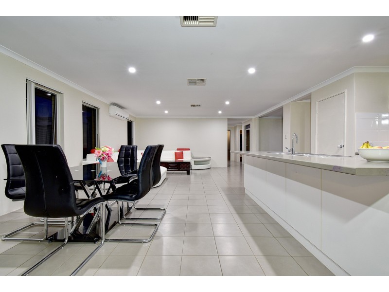 114 Boomerang Loop, Banksia Grove WA 6031