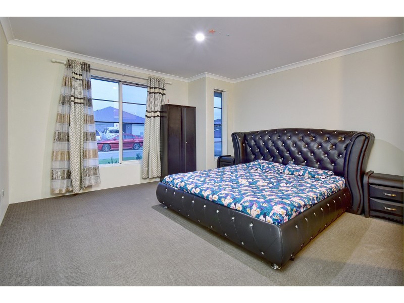 114 Boomerang Loop, Banksia Grove WA 6031