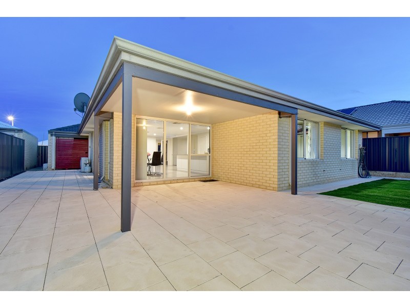 114 Boomerang Loop, Banksia Grove WA 6031