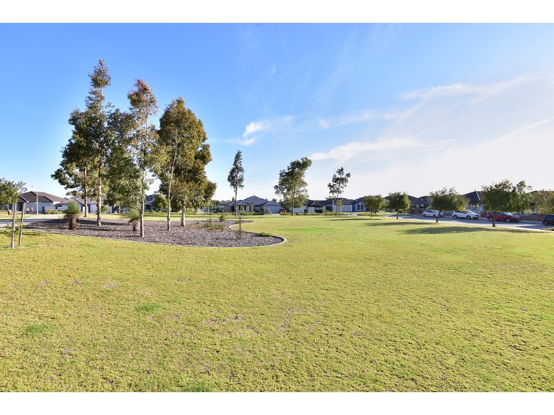 114 Boomerang Loop, Banksia Grove WA 6031