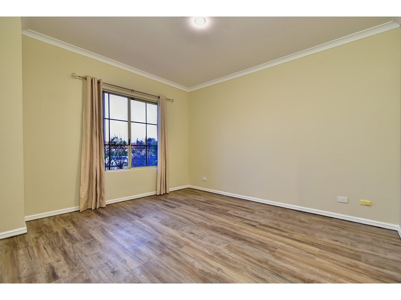 11 Balladong Loop, Carramar WA 6031