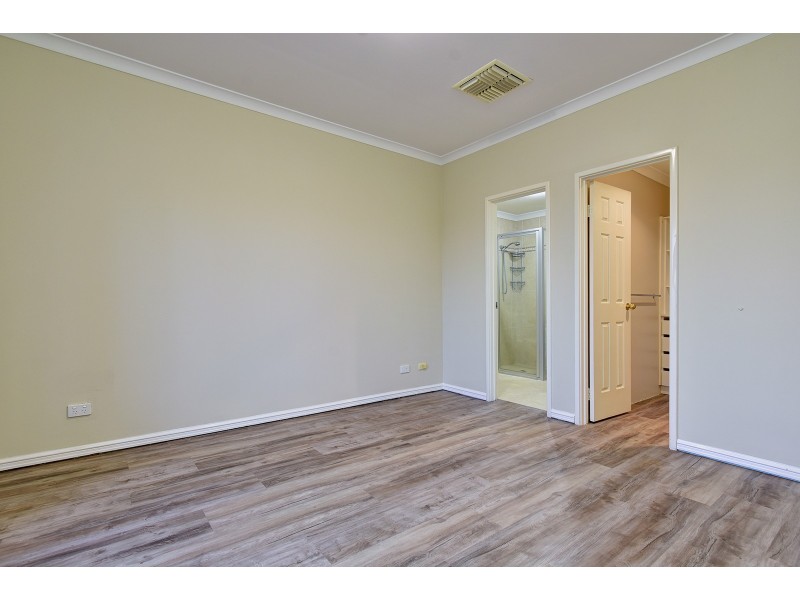 11 Balladong Loop, Carramar WA 6031