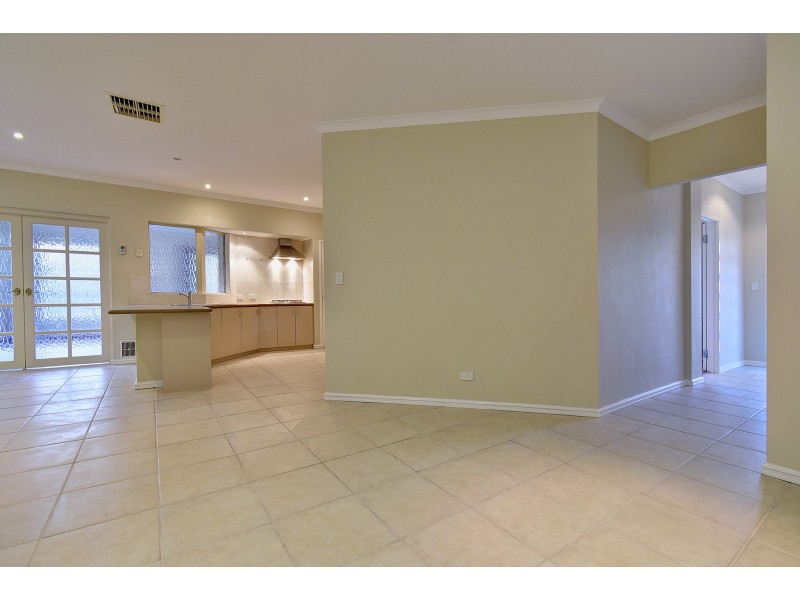 11 Balladong Loop, Carramar WA 6031