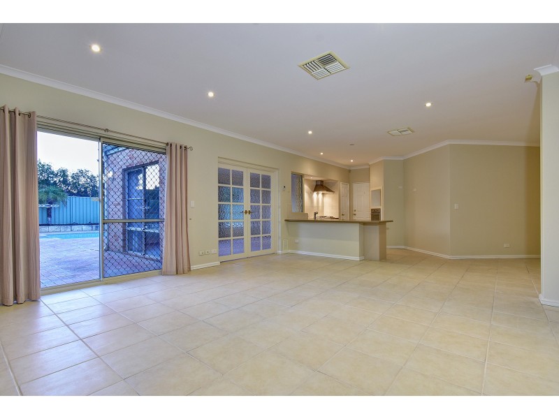 11 Balladong Loop, Carramar WA 6031