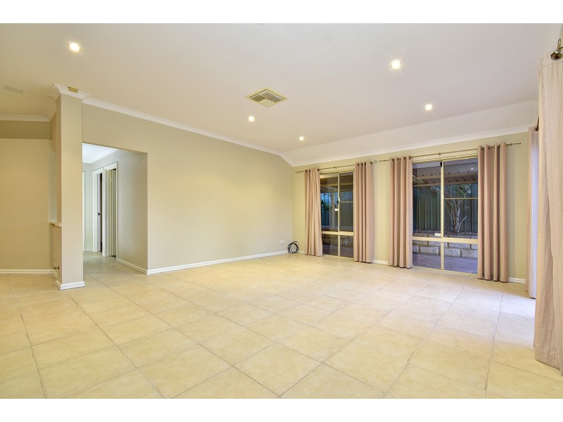 11 Balladong Loop, Carramar WA 6031