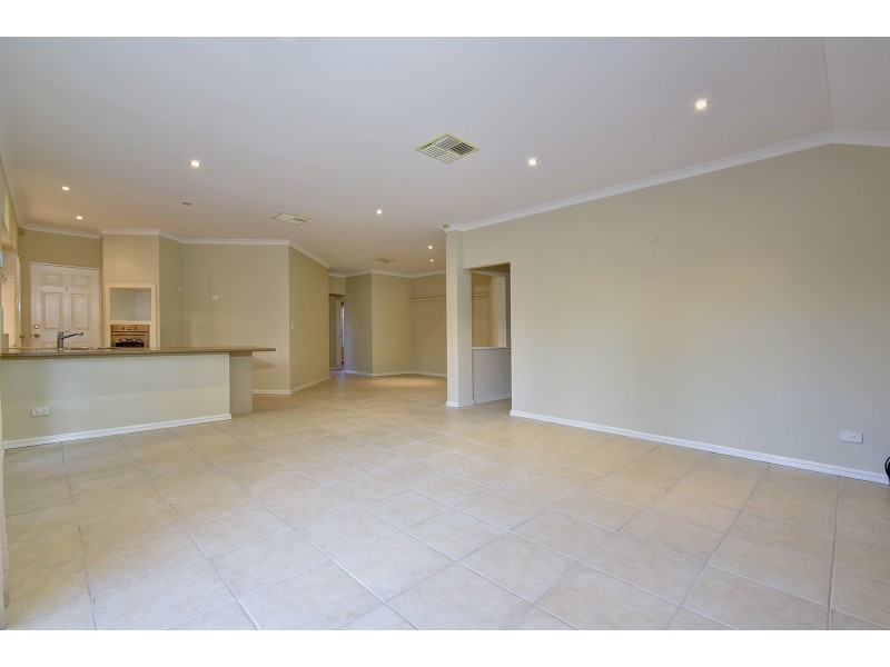 11 Balladong Loop, Carramar WA 6031