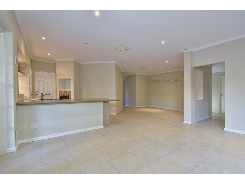 11 Balladong Loop, Carramar WA 6031