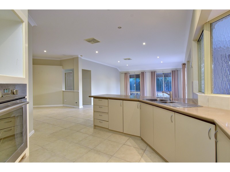 11 Balladong Loop, Carramar WA 6031