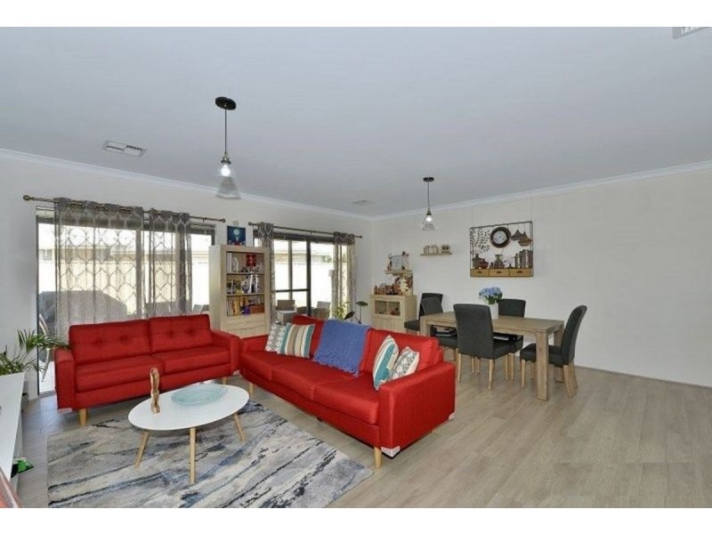 24 Wayside Court, Ravenswood WA 6208