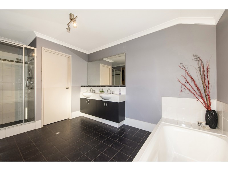 22 Cornforth Way, Piara Waters WA 6112