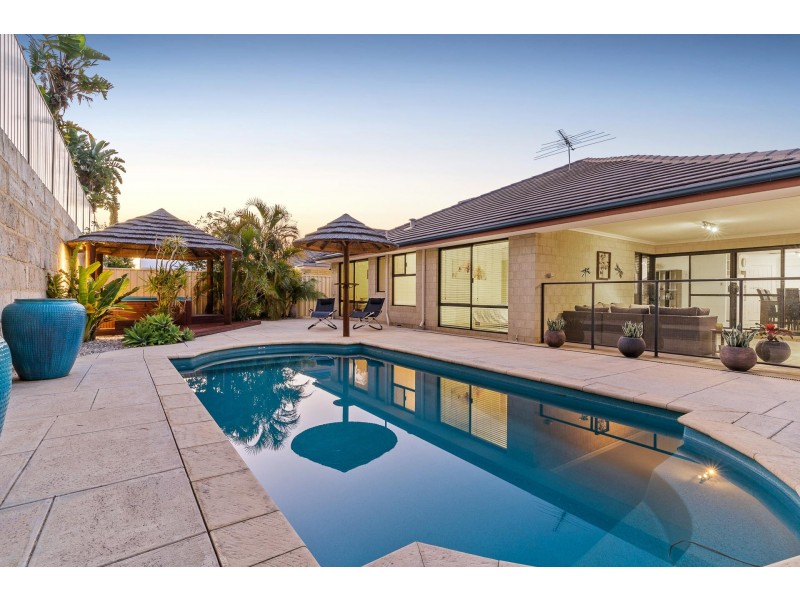 8 Ankuri Pass, Carramar WA 6031