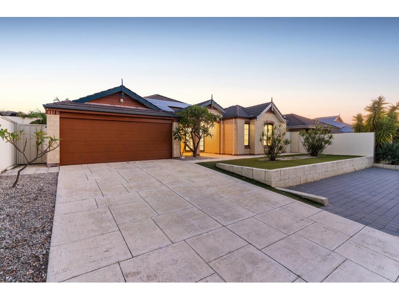 8 Ankuri Pass, Carramar WA 6031